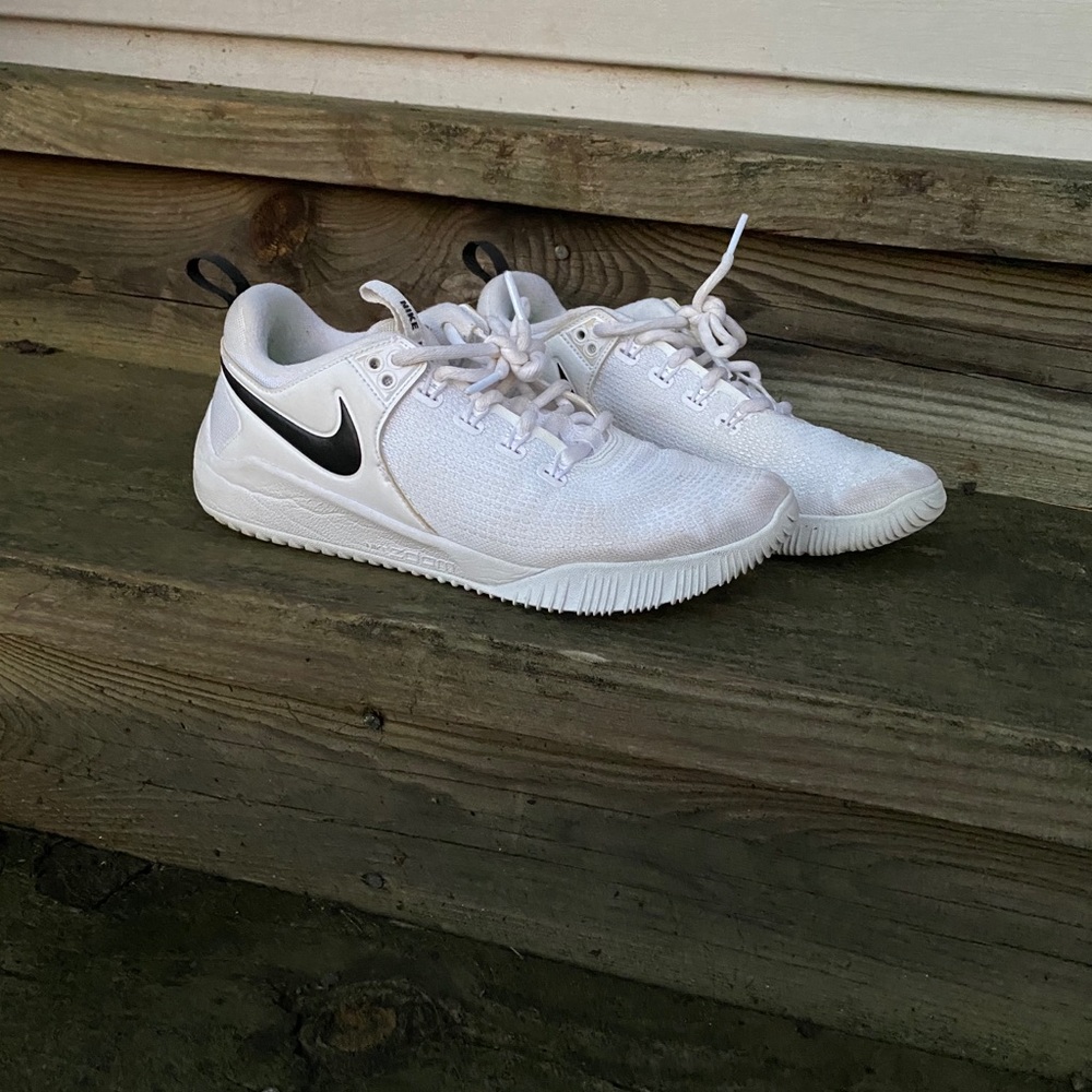 NIKE WOMEN ZOOM HYPERACE VOLLEYBALL SHOES